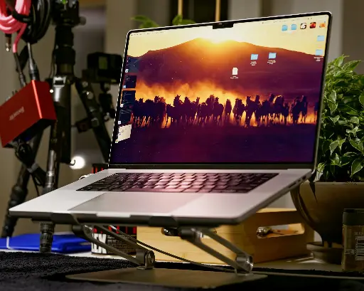 可調節塑料筆記本電腦Riser與通風